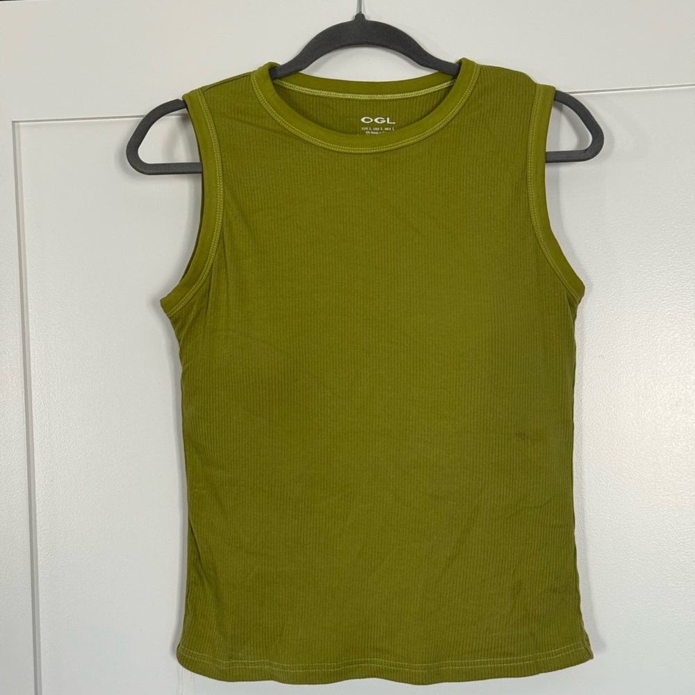 OGL Built-in Bra Sleeveless Top